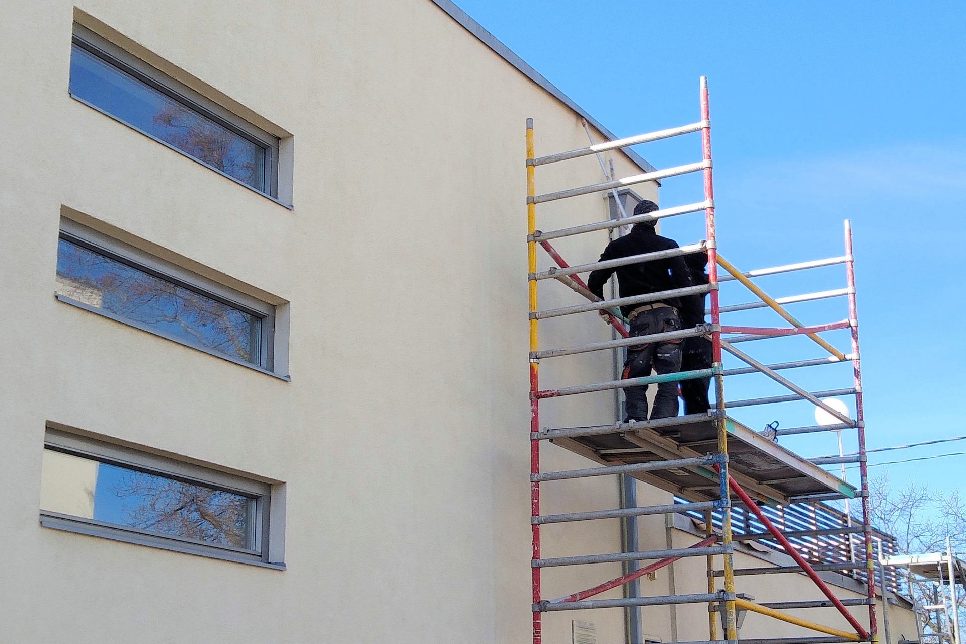 Elewacje Kraków — wykonawstwo elewacji budynku wielorodzinnego przez firmę WP-DETAB
